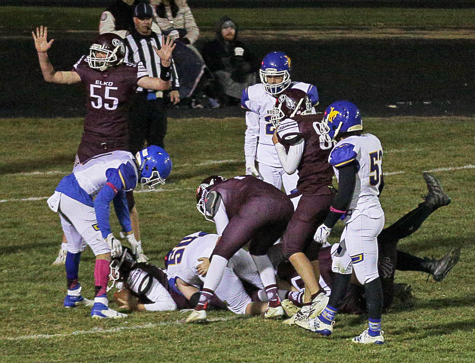Lowry at Elko Football 31.jpg